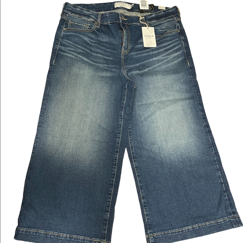 Torrid High Rise Wide Leg Jeans 18